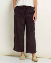 msg:Collette is 5'9 ½" and is wearing a size small.