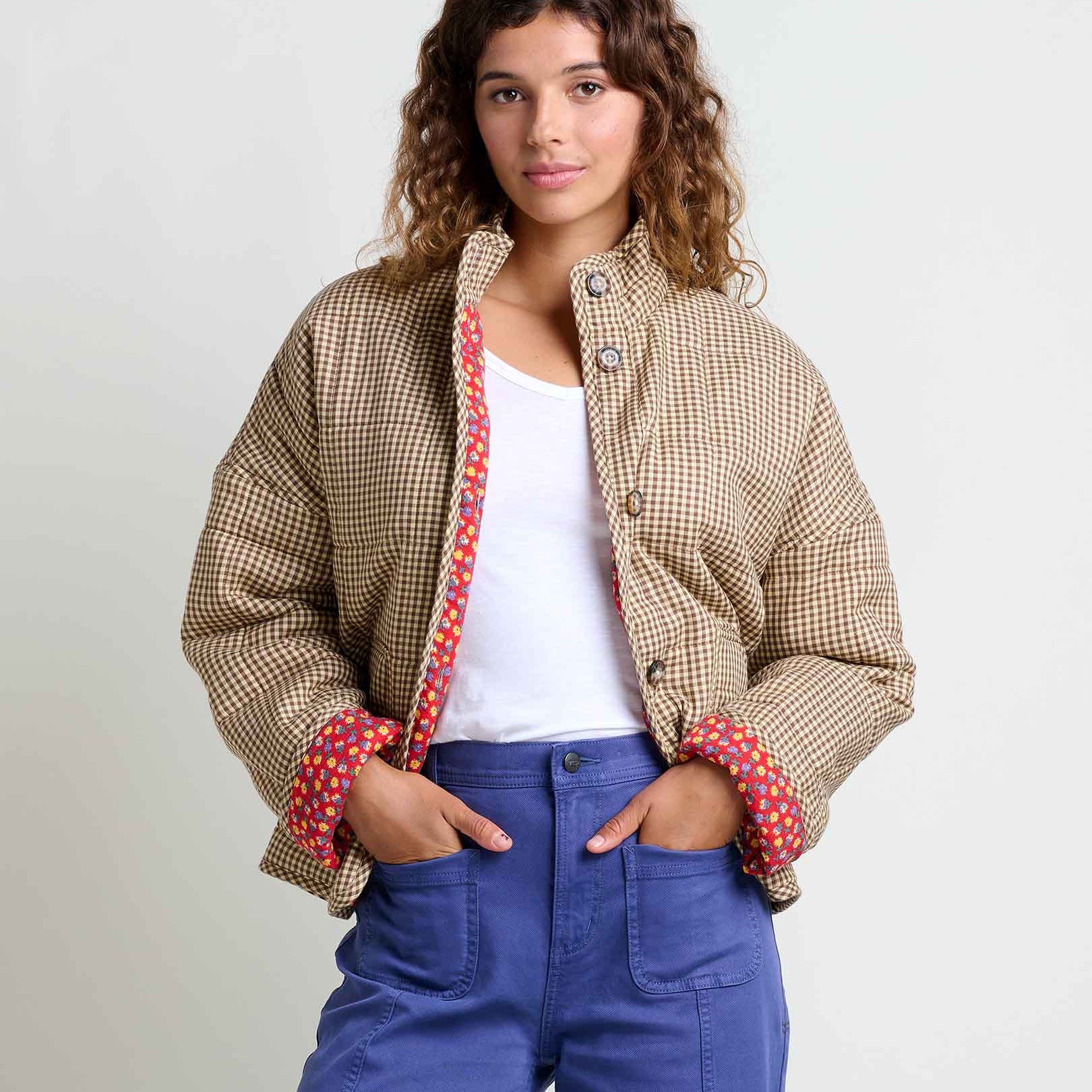 msg:Angelina is 5'8" and is wearing a size small.