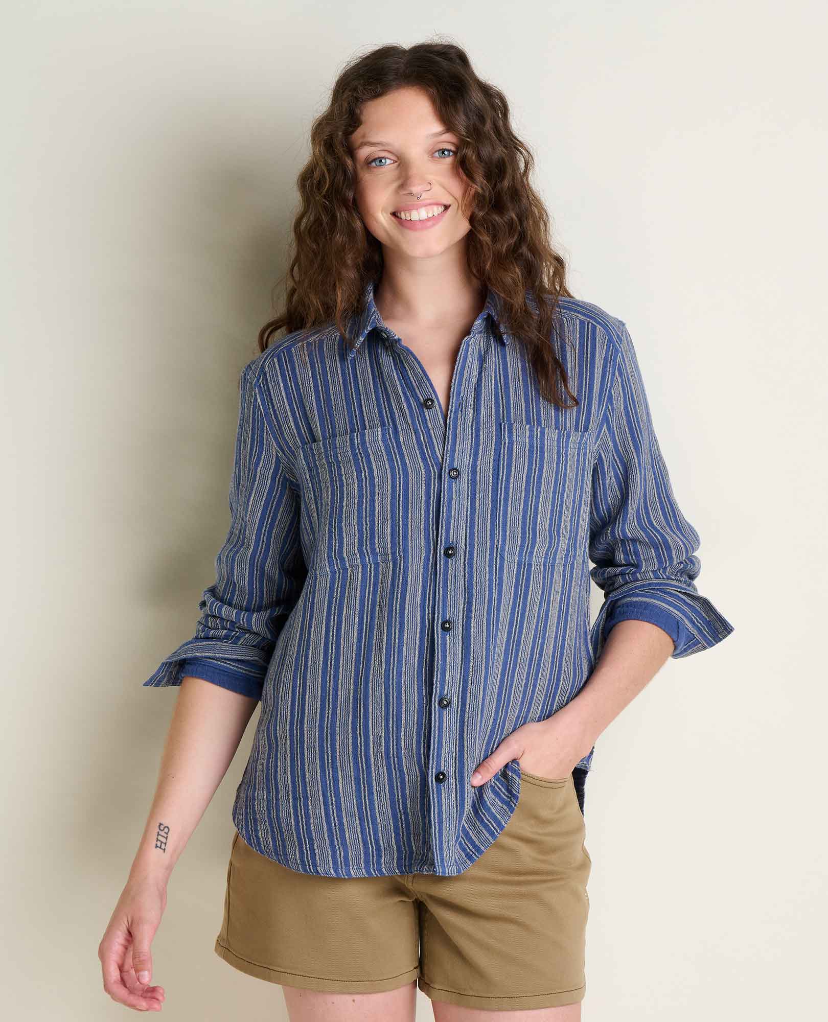 msg:Chloe is 5'10" and is wearing a size small.