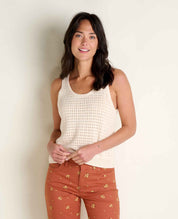 msg:Logan is 5'9 ½" and is wearing a size small.