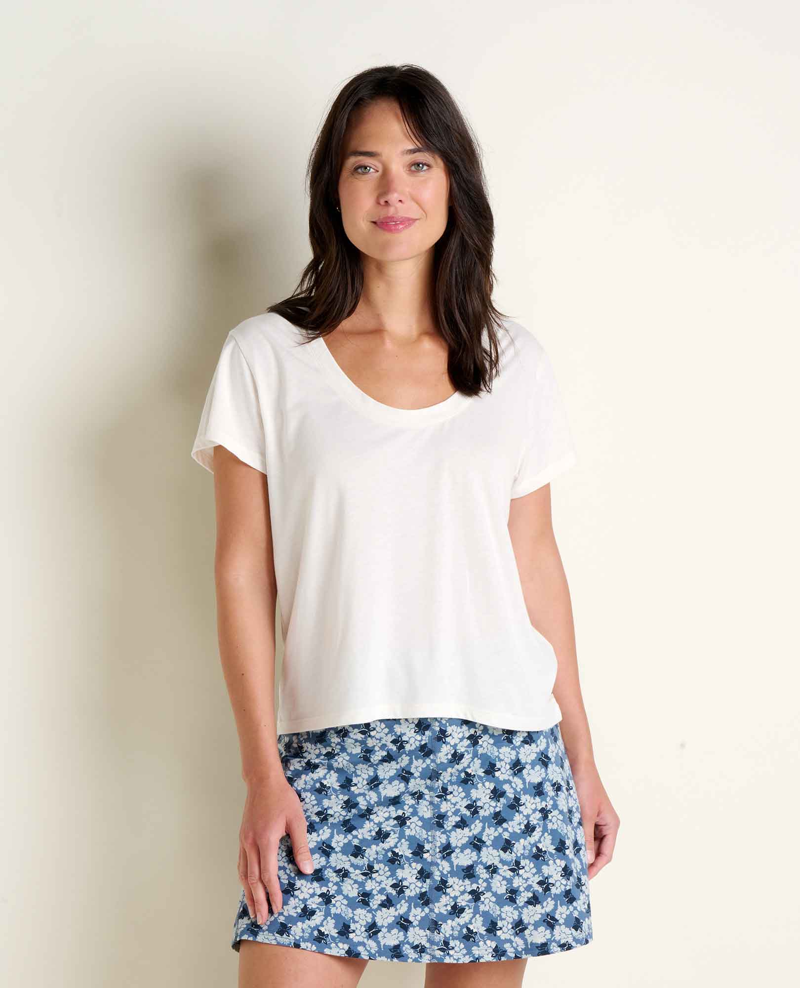 msg:Logan is 5'9 ½" and is wearing a size small.