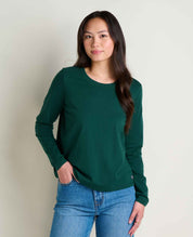 msg:China is 5'8 1/2" and is wearing a size small.