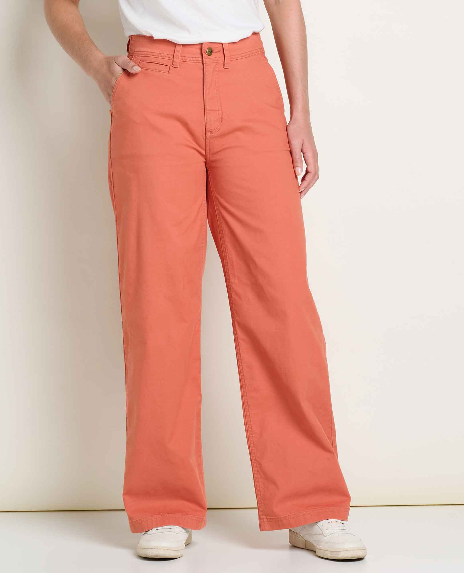 msg:Rayana is 5'9" and is wearing a size 6.