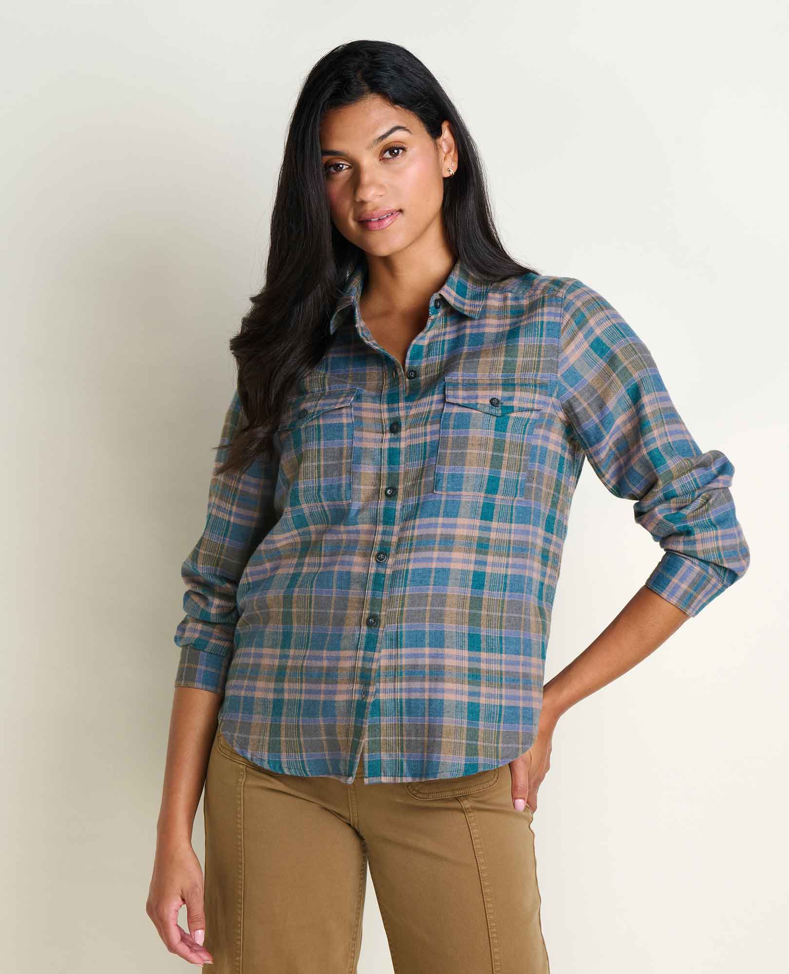 msg:Araya is 5'9 1/2" and is wearing a size small.