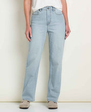msg:Logan is 5'9 ½" and is wearing a size 6.