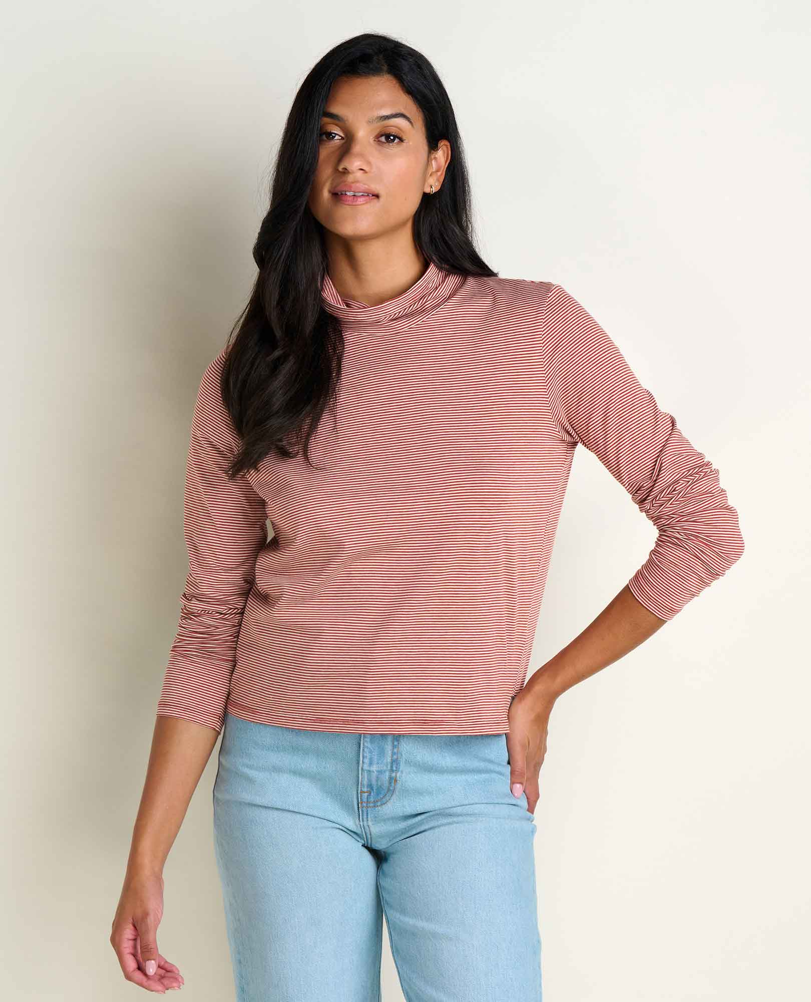 2" and is wearing a size small.