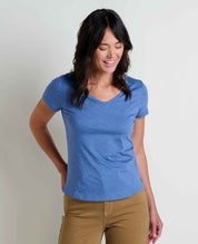 msg:Logan is 5'9 ½" and is wearing a size small.