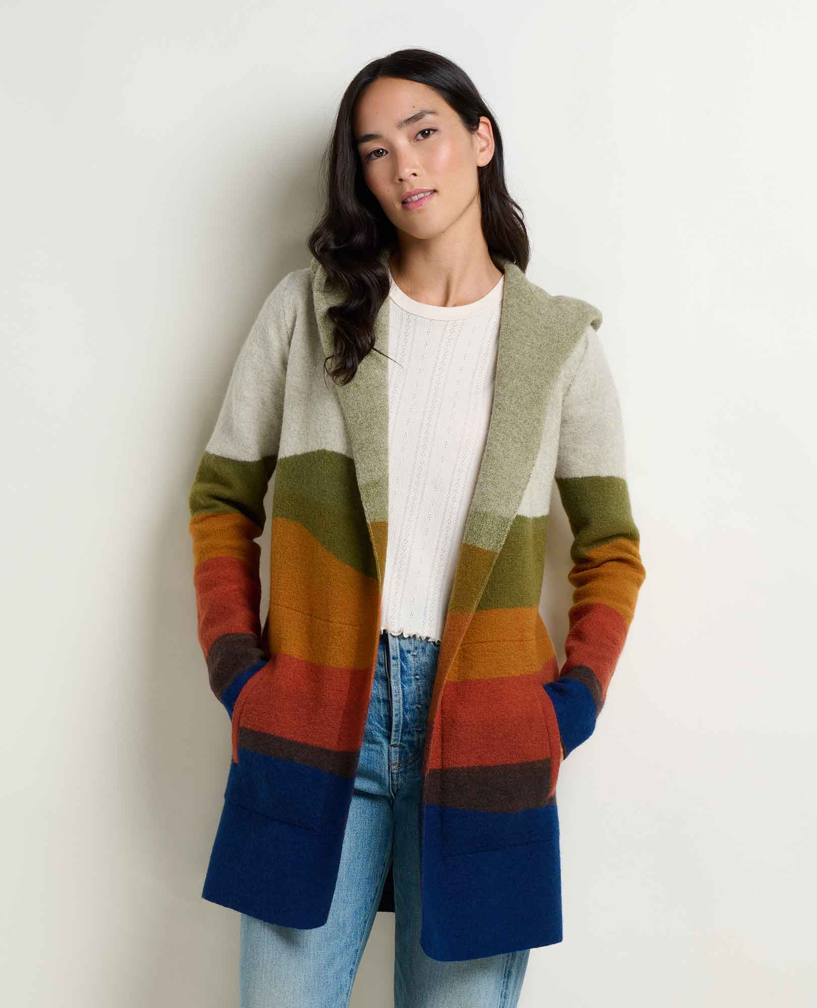 msg:Collette is 5'9 ½" and is wearing a size small.