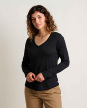 msg:Angelina is 5'8" and is wearing a size small.