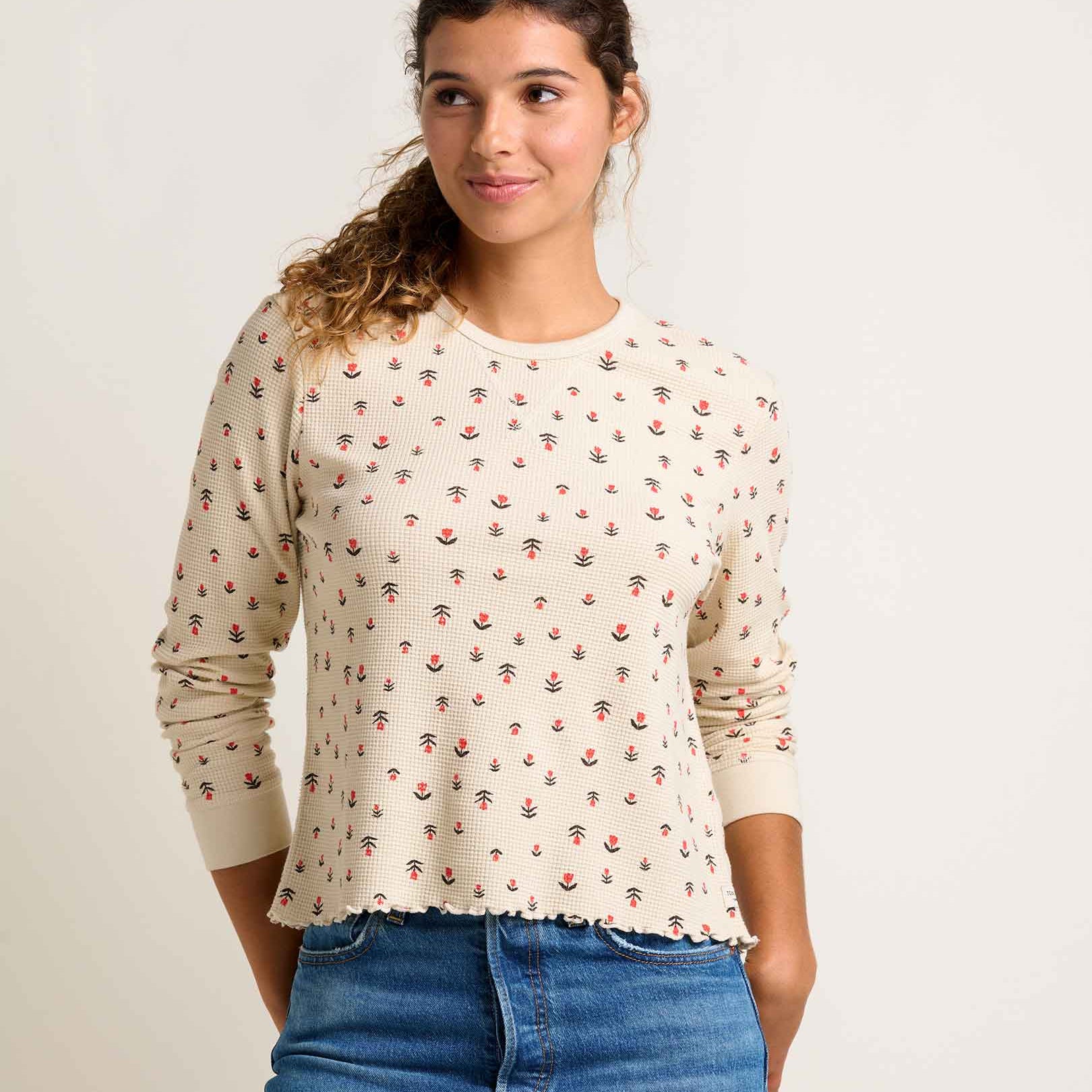 msg:Angelina is 5'8" and is wearing a size small.