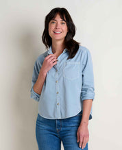 msg:Logan is 5'9 ½" and is wearing a size small.