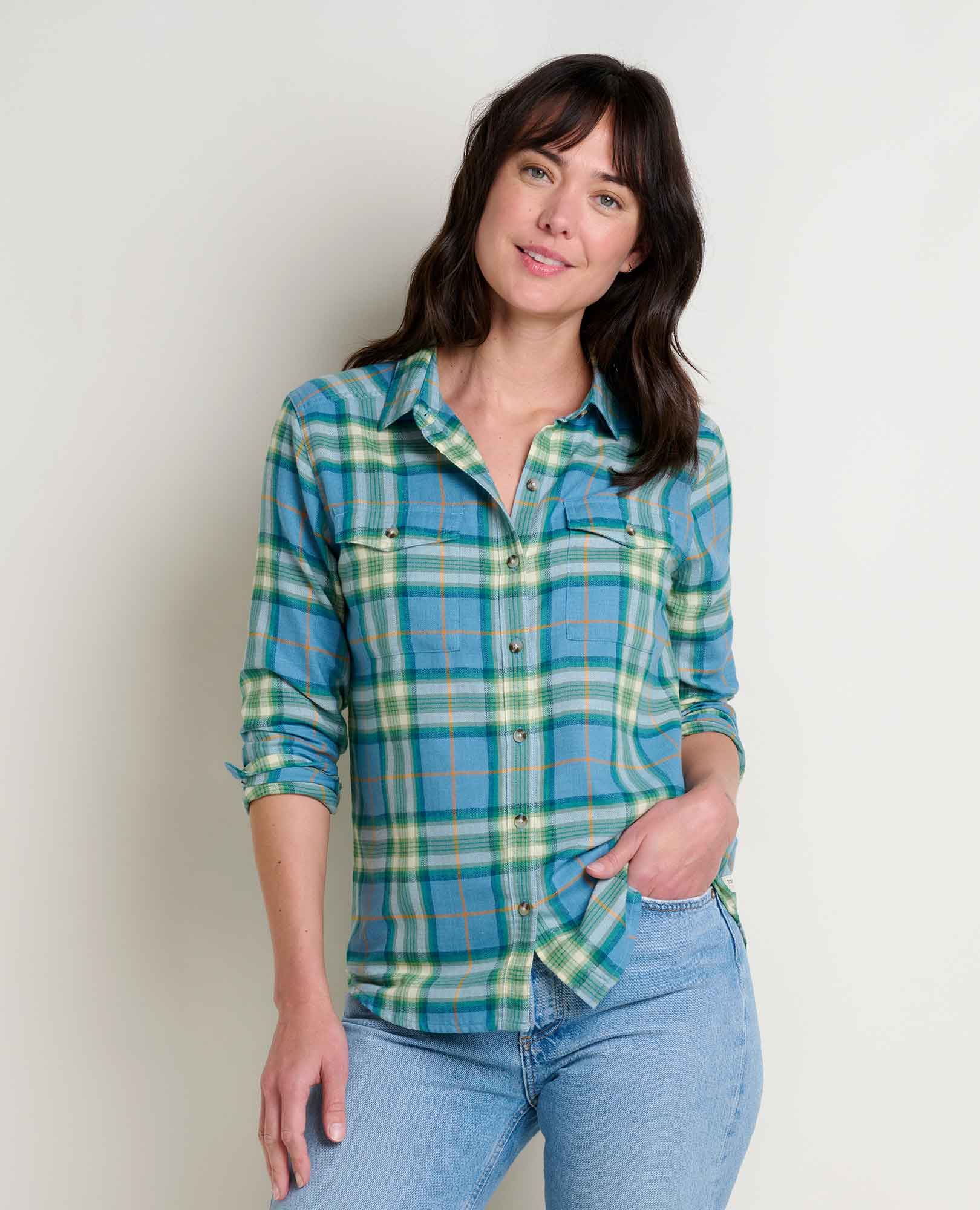 msg:Logan is 5'9 ½" and is wearing a size small.