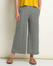 msg:Rayana is 5'9" and is wearing a size small.