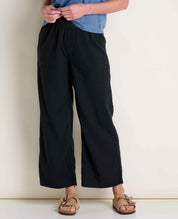 msg:Logan is 5'9 ½" and is wearing a size small.