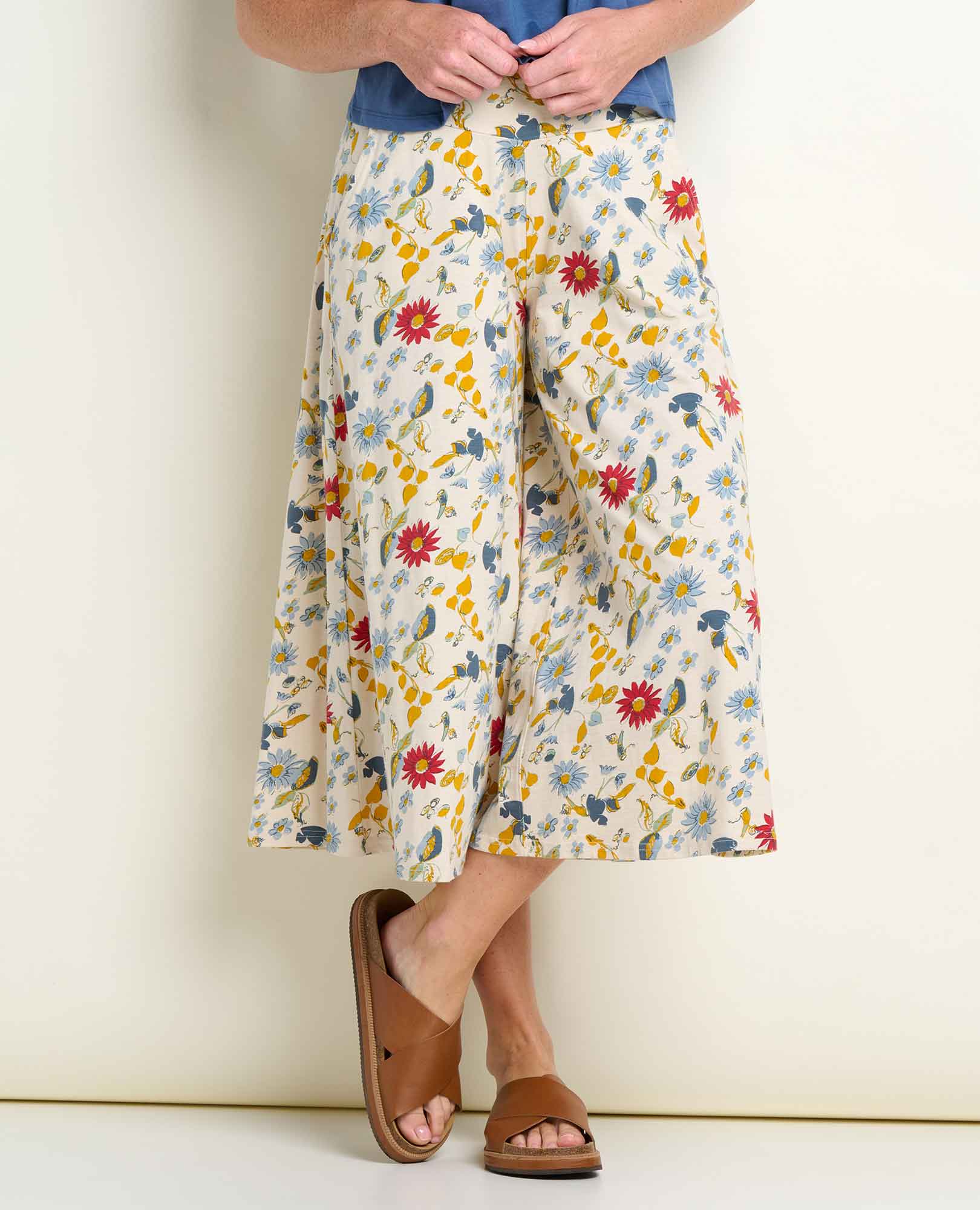 msg:Kristen is 5'8 1/2" and is wearing a size small.