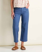 msg:Logan is 5'9 ½" and is wearing a size 6.