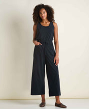 msg:Haylie is 5'8" and is wearing a size small.