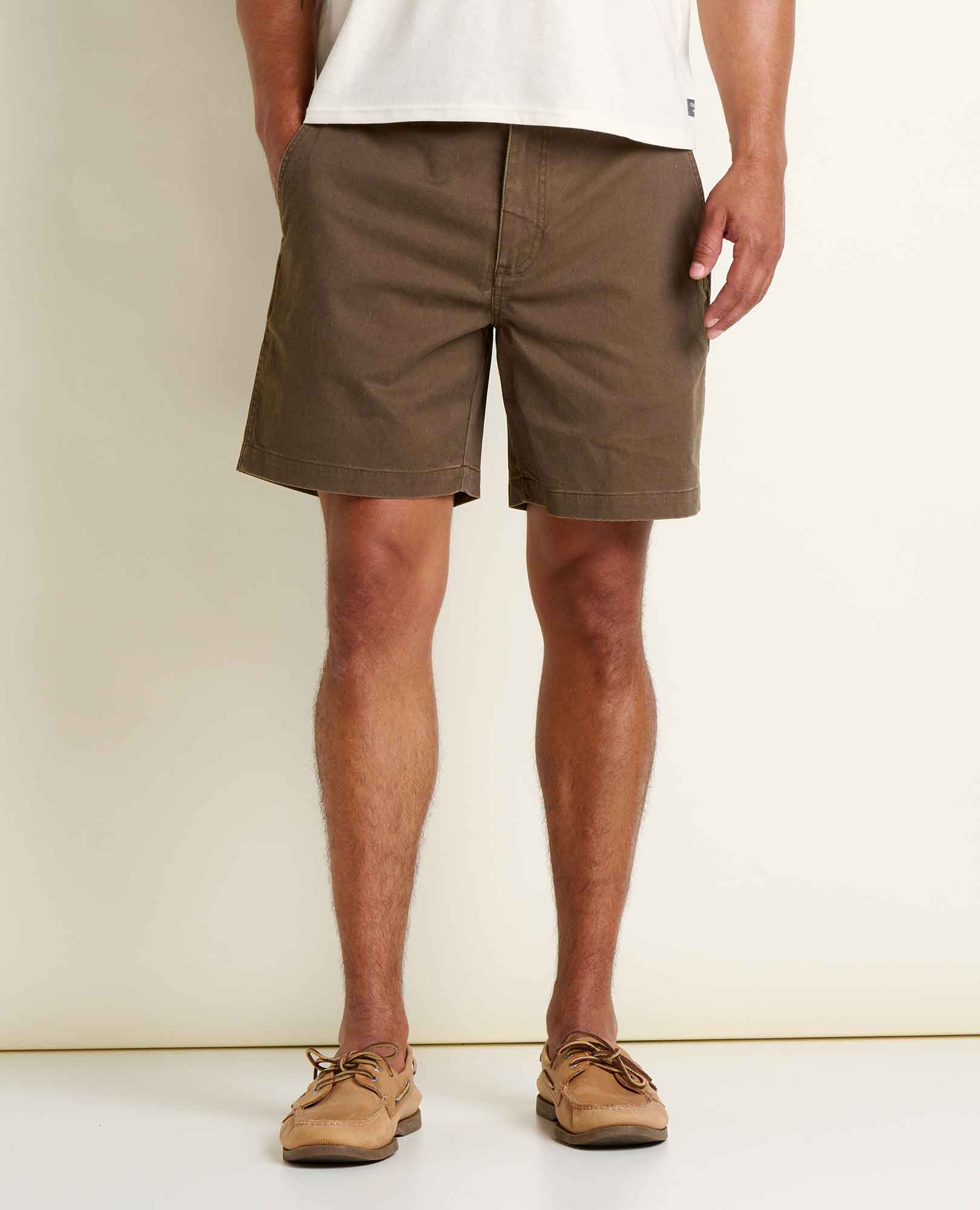 msg:Beau is 6'0" and is wearing a size 32, 7" inseam.