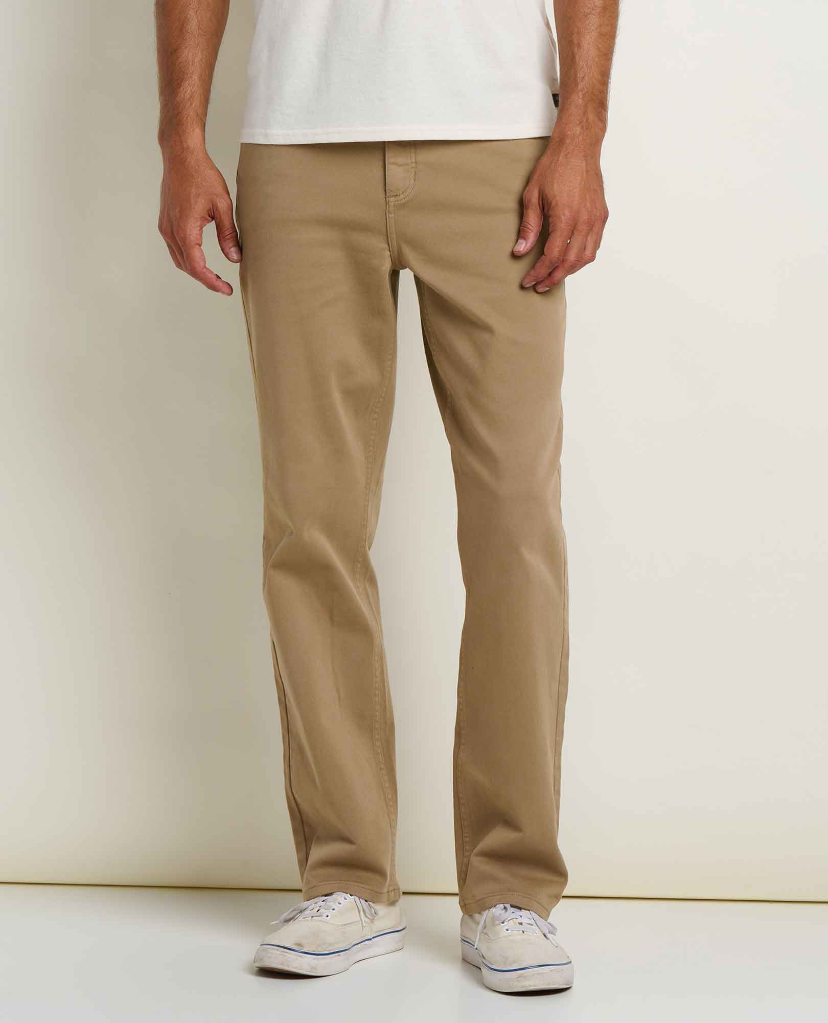 msg:Anderson is 6'2" and is wearing a size 32.