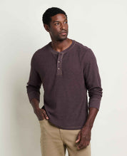 msg:Jamal is 6'2" and is wearing a size medium.