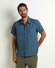 msg:Anderson is 6'2" and is wearing a size medium.