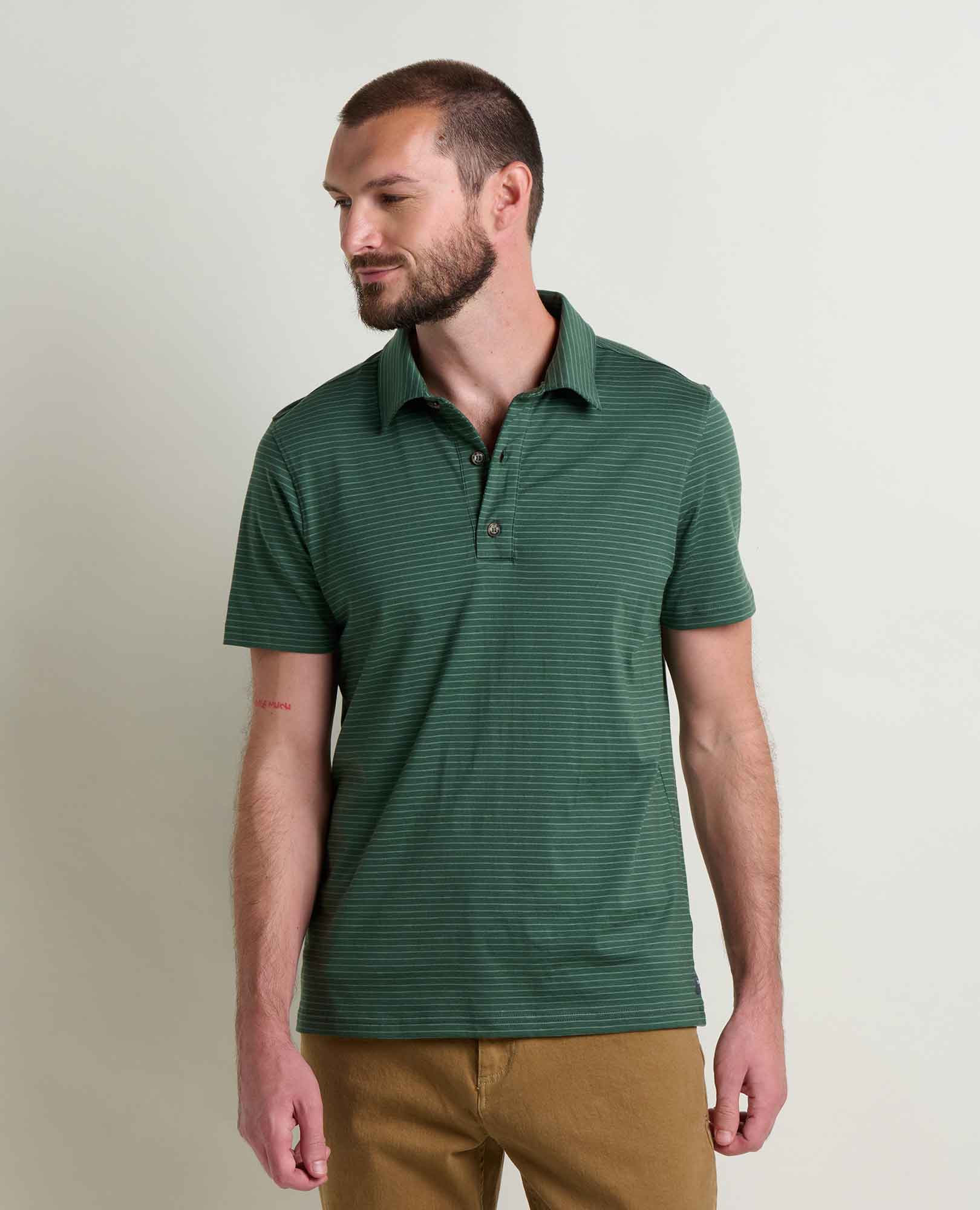 msg:Brandon is 6'1" and is wearing a size medium.