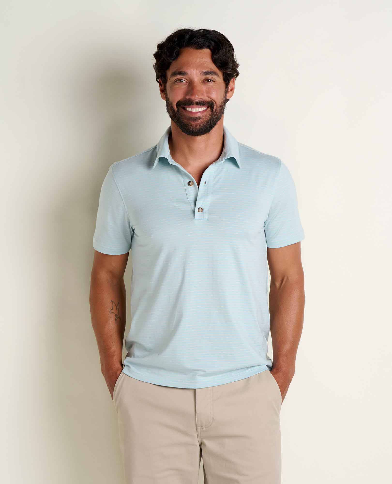 msg:Beau is 6'0" and is wearing a size medium.