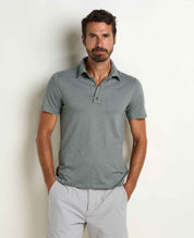 msg:Anderson is 6'2" and is wearing a size medium.