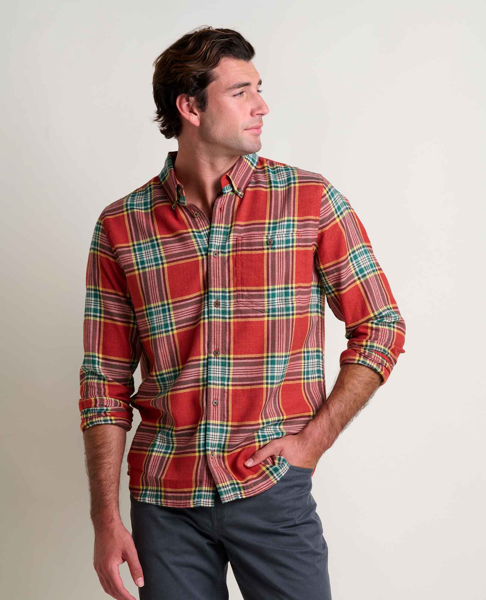 msg:Jacob is 6'1 ½" and is wearing a size medium.