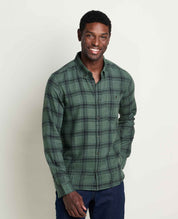 msg:Jamal is 6'2" and is wearing a size medium.