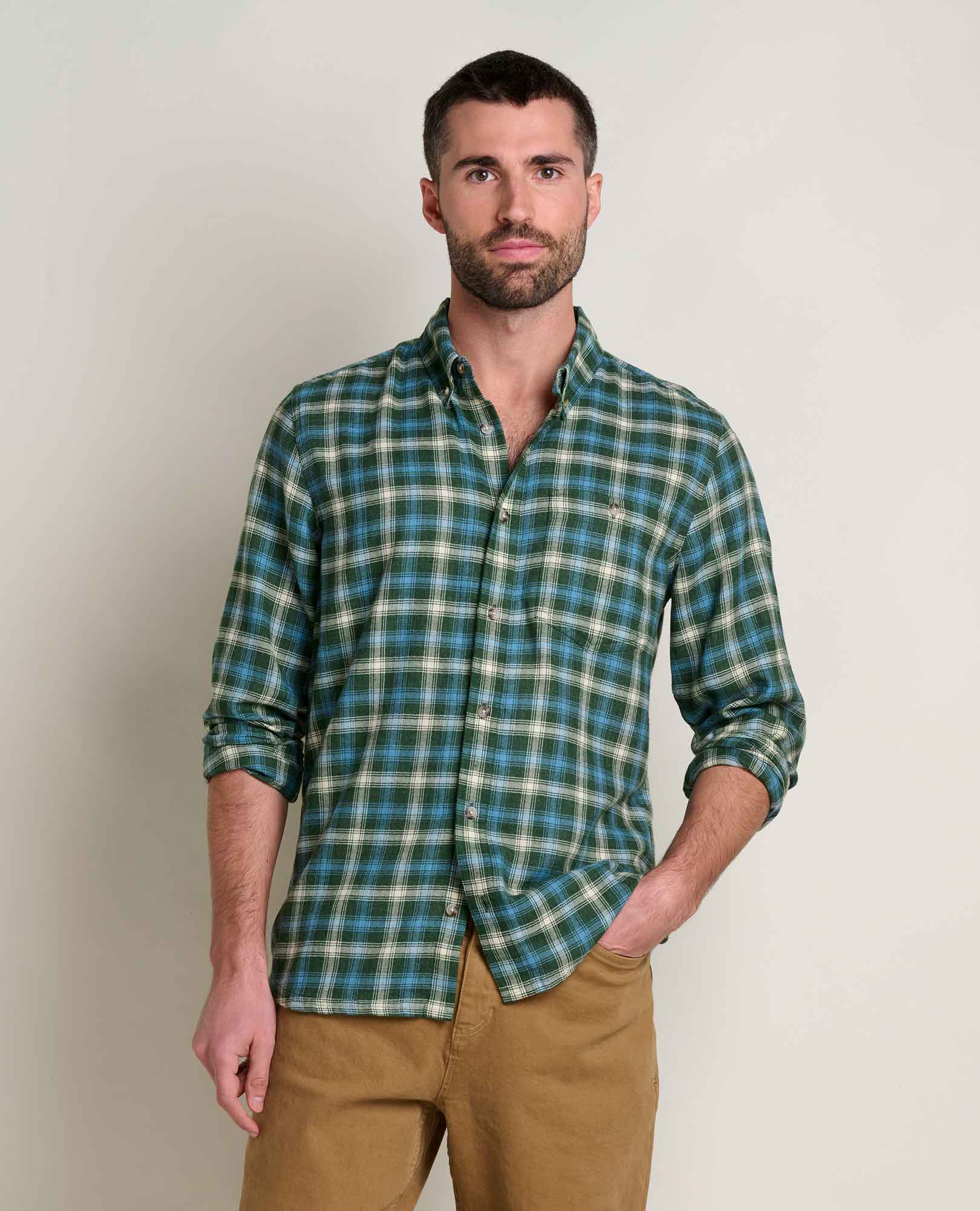 msg:Alessandro is 5'10 ½" and is wearing a size medium.