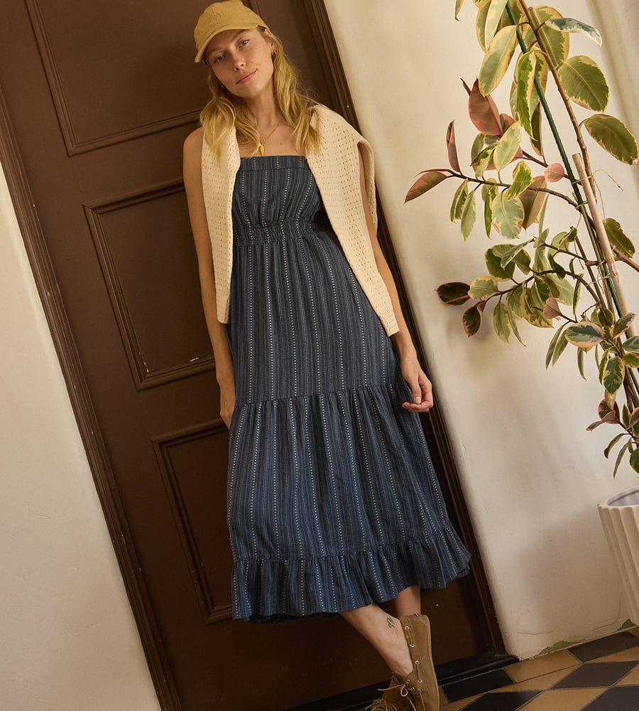 Taj_Hemp-dress_Hero_2_900X1000_518be658-5112-4169-b0ee-7e3f95b20051.jpg